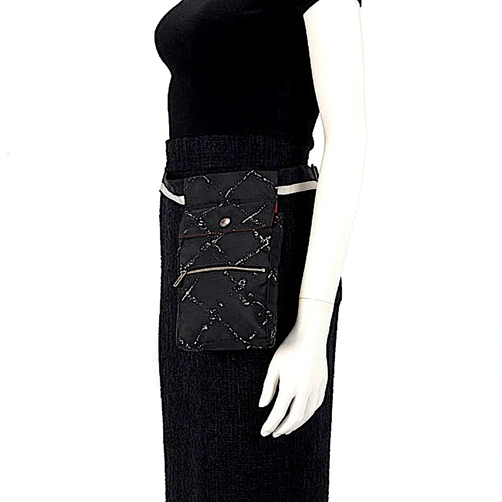 CHANEL Travel Bag - Picture 6 of 16